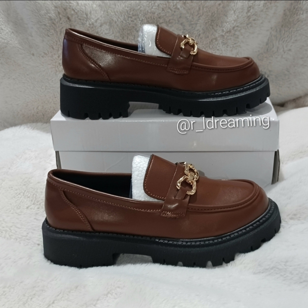 NIB Women's Brown Chain-Accent Leather Loafers Size 39 (US 8.5) - Picture 2 of 6